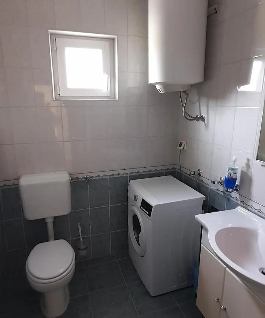 Konukevi Apartmani Stojan Povljana